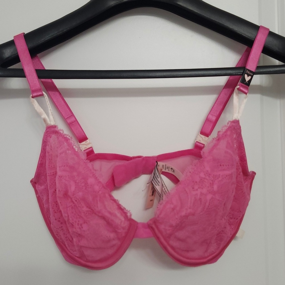 Victoria's Secret Pink Lace Plunge Bra 34DD Underwire Adjustable Straps
